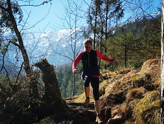 A simple tip from ultra runner Andrea Löw: “Decent shoes on, out, and off you go!”