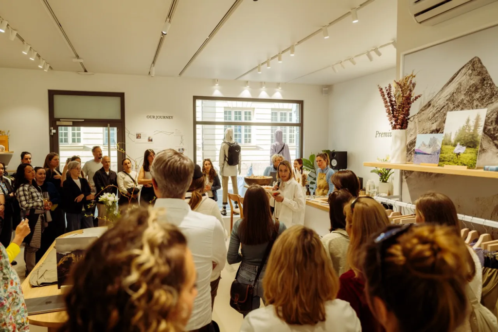 Retail & Community: How retail brands integrate customer proximity into their success concept
