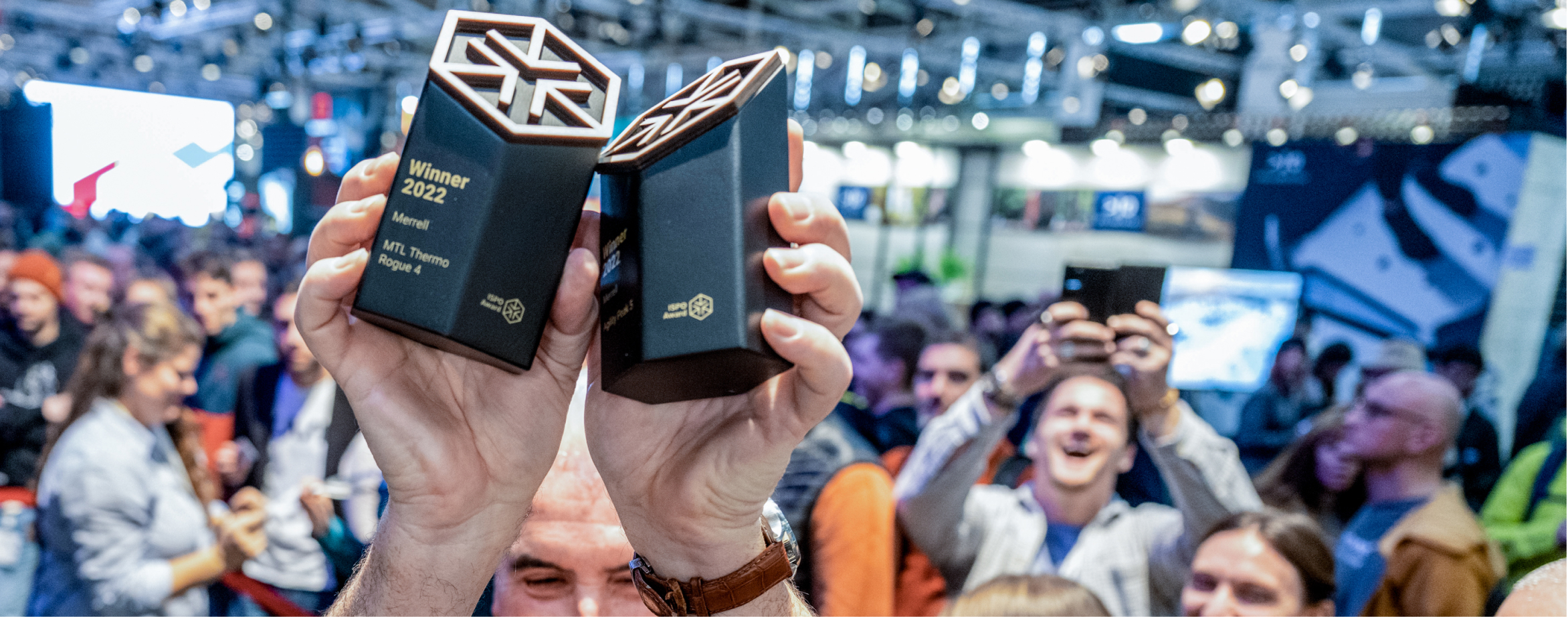 The multi-purpose NexTool Thunder Music Flashlight wins an ISPO Award 2022