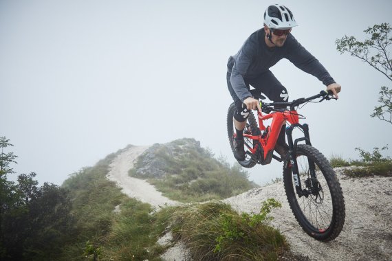 Spielerisch auch im Downhill dank sehr guter Gewichtsverteilung