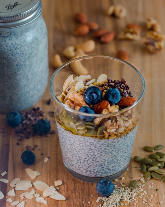 Chiapudding mit Obstsalat - Gesundes Frühstück für Sportler