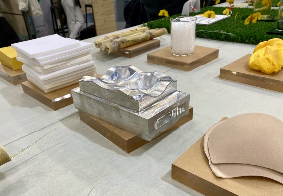 Elastan kann mittlerweile auch aus Zuckerrohr hergestellt