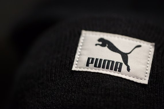 Das Logo von Puma als eingenähtes Label