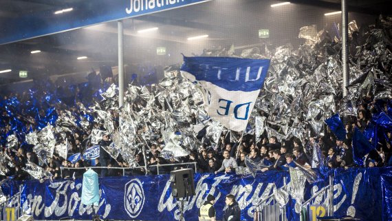 Stimmungsvoll: die Fans des SV Darmstadt 98 in der 2. Liga - bald in Trikots von Craft.