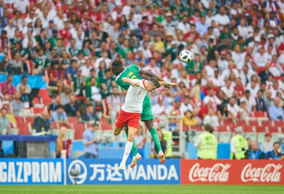 Gazprom, Wanda und Coca-Cola zieren eine Bande bei der WM