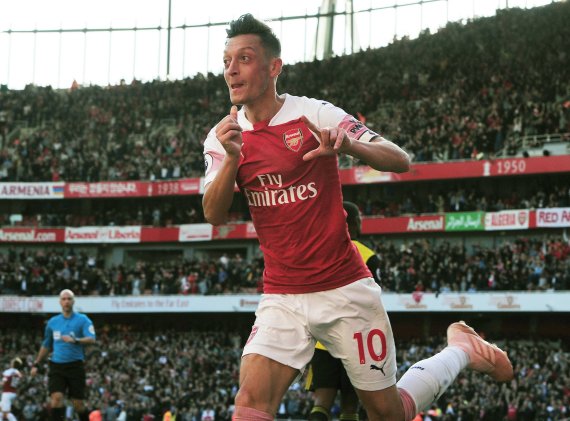 Mesut Özil im Trikot des FC Arsenal.