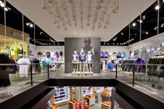 After weeks of shutdown, stationary sports retailers are allowed to reopen in more and more countries. After weeks of shutdown, stationary sports retailers are allowed to reopen in more and more countries.