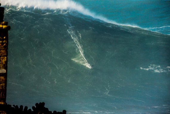 Big Wave Surfer Steudtner So Tickt Der Deutsche Exot