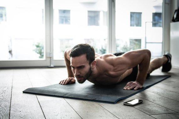 Freeletics setzt auf digital geführtes Bodyweight-Training mit starkem Community-Bezug.