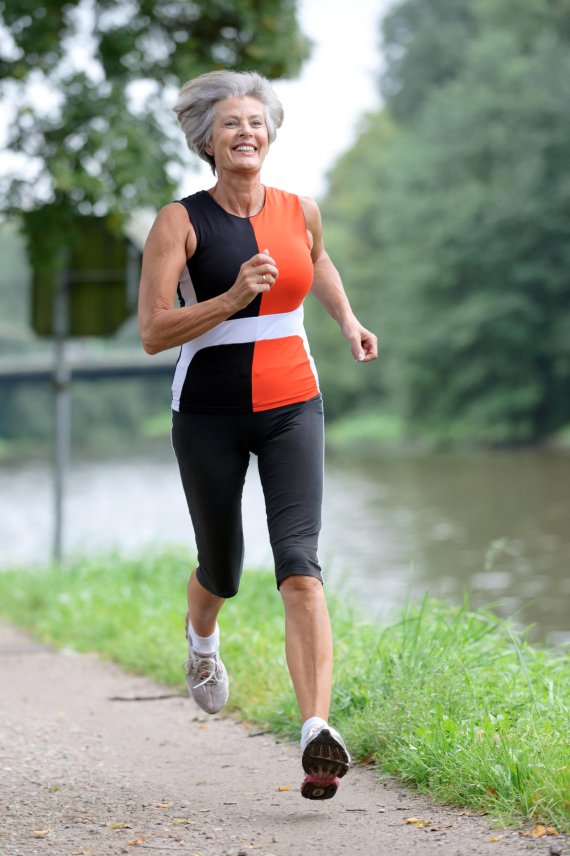 Wer regelmäßig joggt, beugt nicht nur vielen Krankheiten vor, sondern darf auch auf ein längeres Leben hoffen.