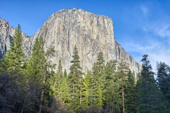 Die Südwestwand des El Capitan ist bei Kletterern berühmt: Alex Honnold bezwang die Steilwand in weniger als vier Stunden – und ohne Sicherung. 