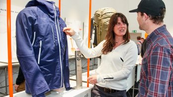 Credit: Messe München GmbH This is what a Product of the Year looks like: the Mammut ski jacket Sota HS Hooded Jacket.