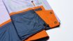Source: BLACKYAK BARRIER TECHNOLOGY ® an Ärmeln, Bund und Kragen. Die neue Konstruktion und ein abnehmbarer Powder-Skirt verhindern, dass Feuchtigkeit von außen nach innen in die Jacke kommt.