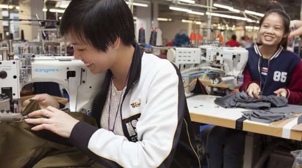 Fair Wear Foundation wants to improve the working conditions in the apparel industry.