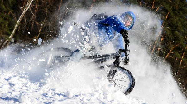 Wintertriathlon: Mit dem Mountainbike durch den Schnee